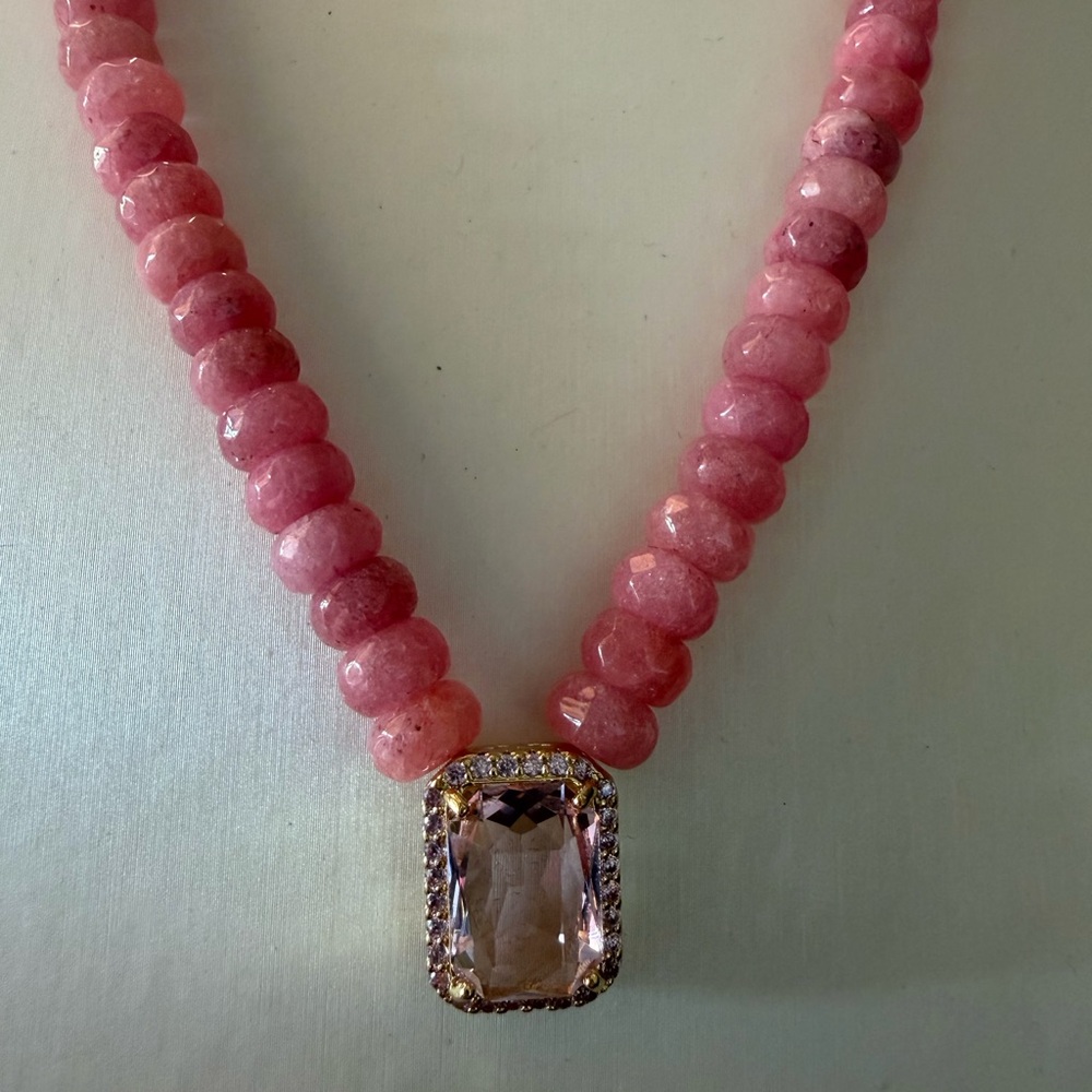 Macrae and Company Ellie Natural Stone Necklace NWT in box